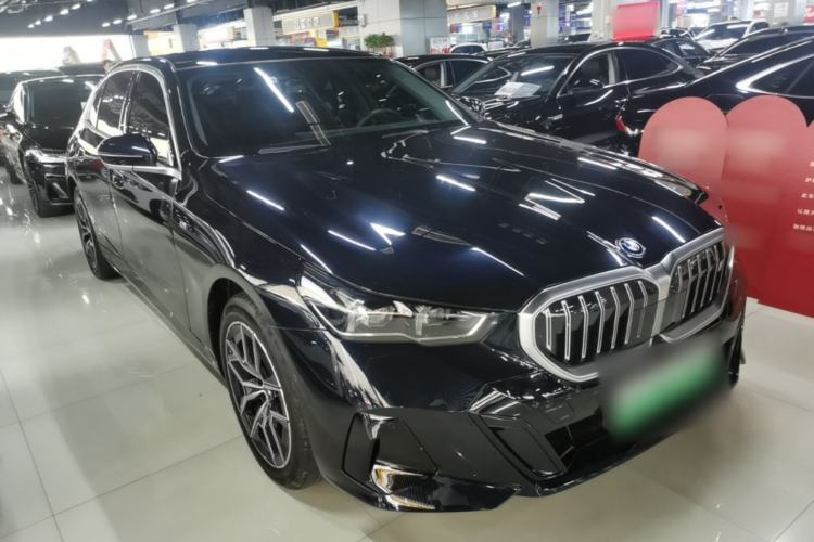 Used BMW i5 2024 eDrive 35L Luxury Model with M Sport Package Front Right 45 Deg