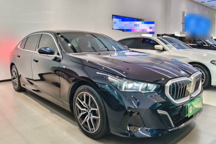 Used BMW i5 2024 eDrive 35L M Sport Package Front Right 45 Deg
