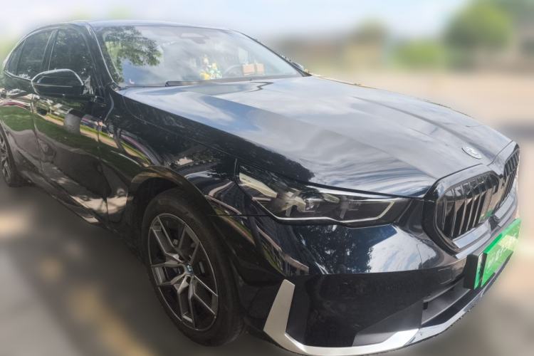 Used BMW i5 2024 eDrive 35L Prestige Luxury Package Front Right 45 Deg