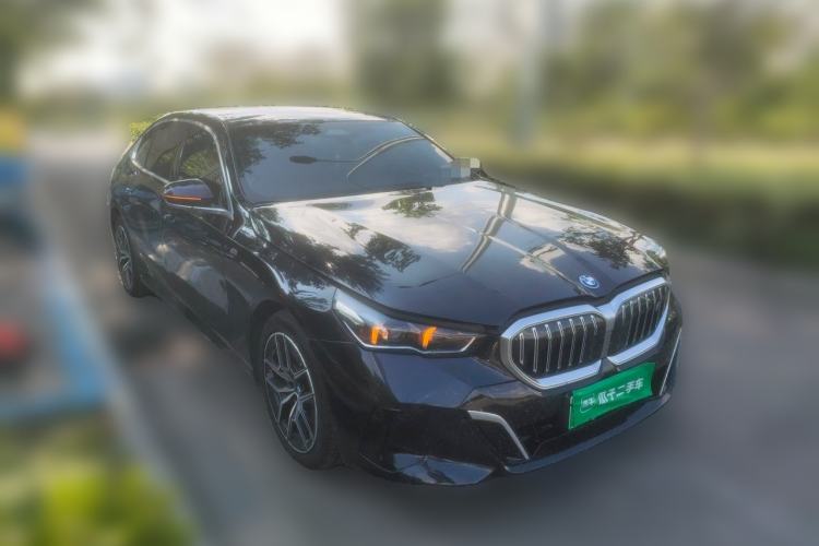 Used BMW i5 2024 eDrive 35L M Sport Package Front Right 45 Deg