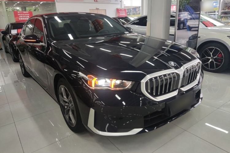 Used BMW i5 2024 eDrive 35L Prestige Luxury Package Front Right 45 Deg