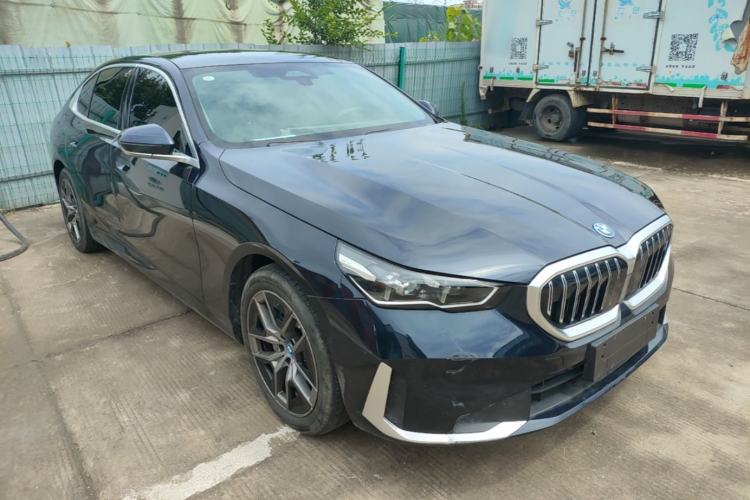 Used BMW i5 2024 eDrive 35L Luxury Package Front Right 45 Deg