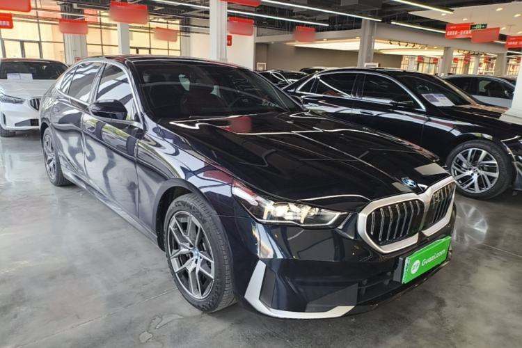 Used BMW i5 2024 eDrive 35L Luxury Package Front Right 45 Deg