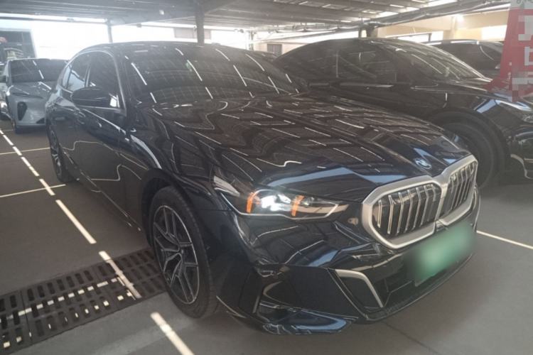 Used BMW i5 2024 eDrive 35L M Sport Package Front Right 45 Deg