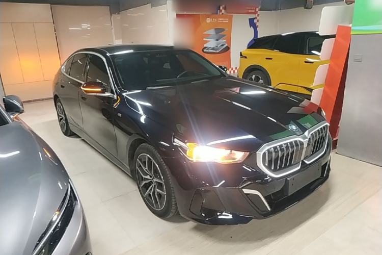 Used BMW i5 2024 eDrive 35L M Sport Package Front Right 45 Deg