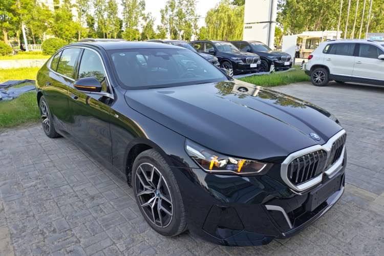 Used BMW i5 2024 eDrive 35L M Sport Package Front Right 45 Deg