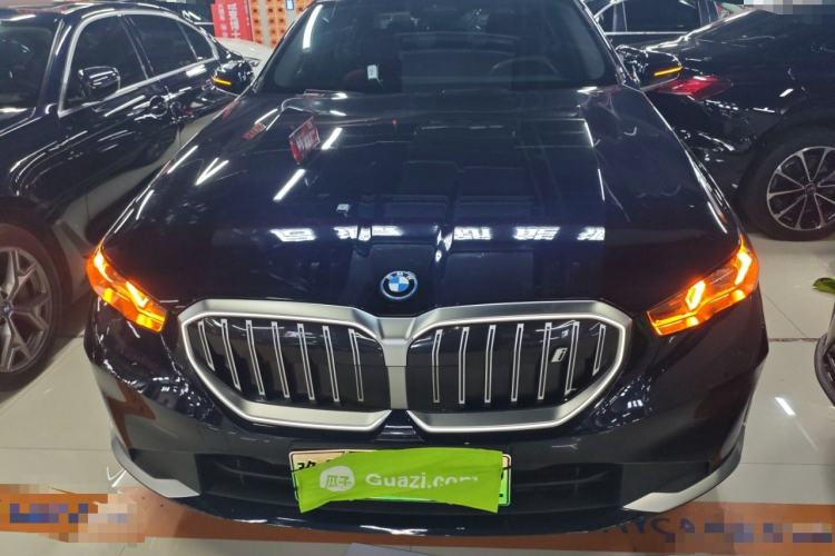 Used BMW i5 2024 eDrive 35L Luxury Package Front