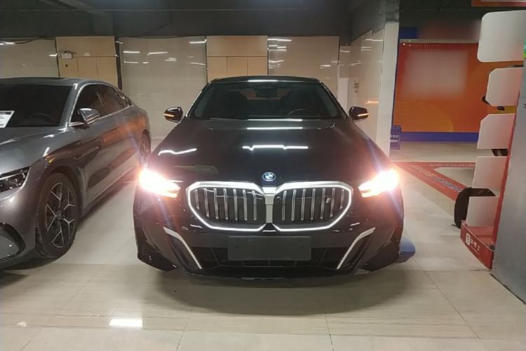 Used BMW i5 2024 eDrive 35L M Sport Package Front