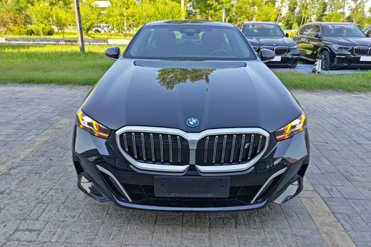 Used BMW i5 2024 eDrive 35L M Sport Package Front