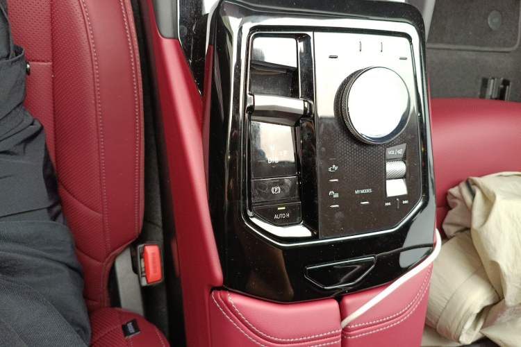 Used BMW i5 2024 eDrive 35L M Sport Package Gear Lever