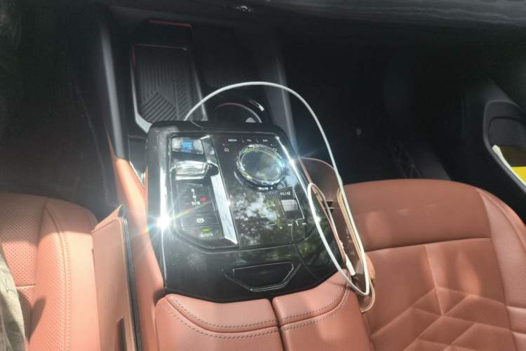 Used BMW i5 2024 eDrive 35L Prestige Luxury Package Gear Lever
