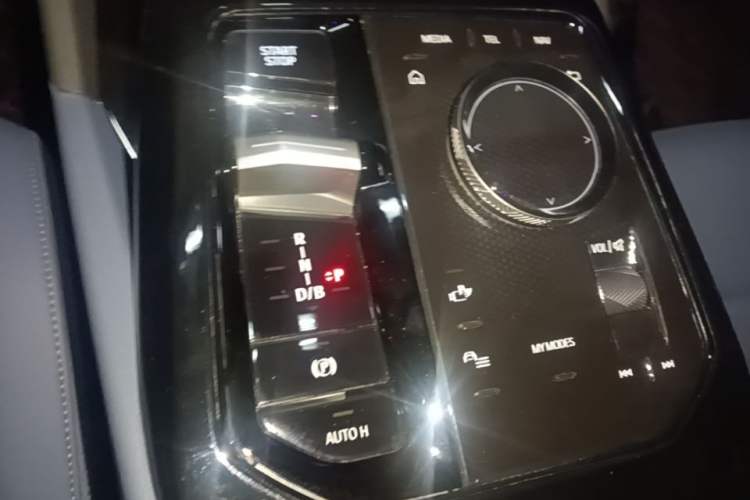 Used BMW i5 2024 eDrive 35L Prestige Luxury Package Gear Lever