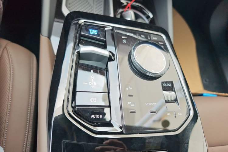 Used BMW i5 2024 eDrive 35L Luxury Package Gear Lever