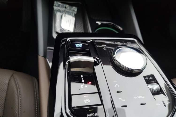 Used BMW i5 2024 eDrive 35L M Sport Package Gear Lever