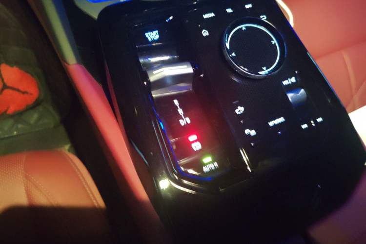 Used BMW i5 2024 eDrive 35L M Sport Package Gear Lever