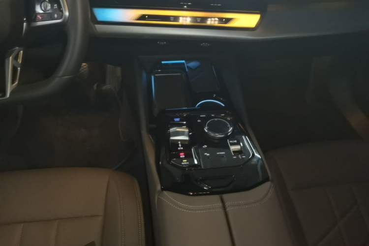 Used BMW i5 2024 eDrive 35L M Sport Package Gear Lever