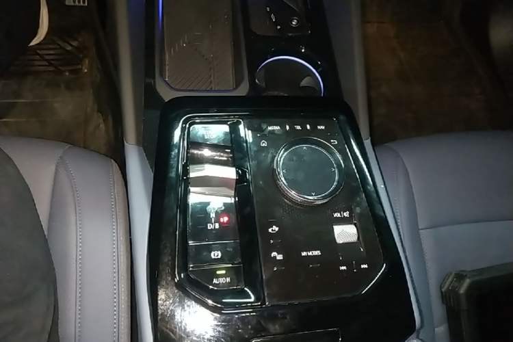 Used BMW i5 2024 eDrive 35L M Sport Package Gear Lever