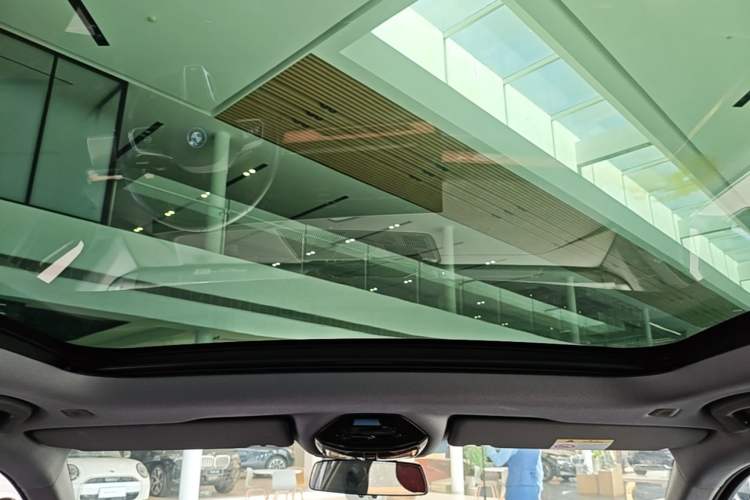Used BMW i5 2024 eDrive 35L M Sport Package Headliner