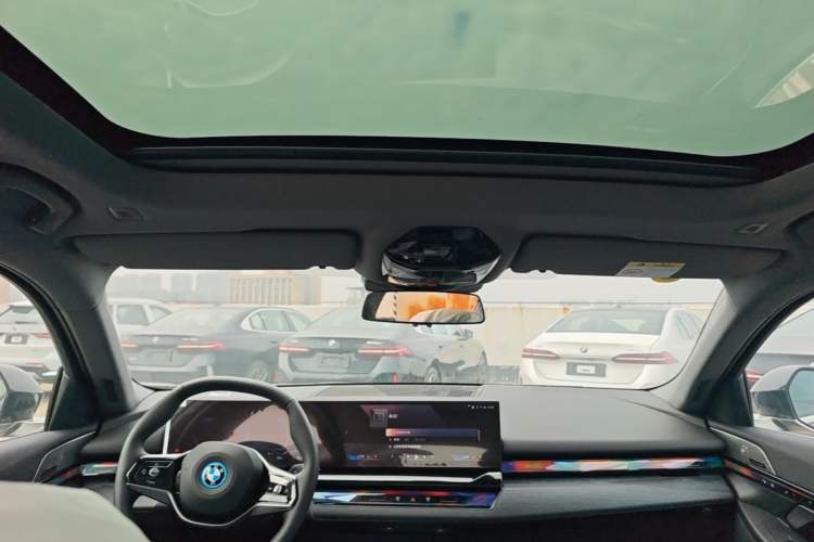 Used BMW i5 2024 eDrive 35L Prestige Luxury Package Headliner