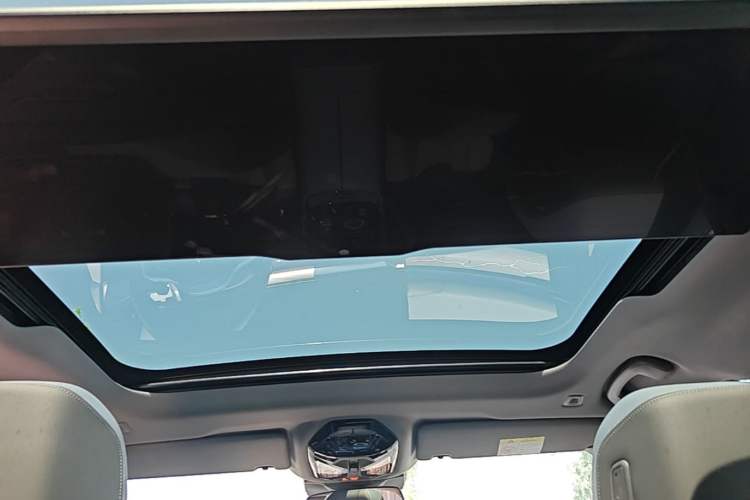 Used BMW i5 2024 eDrive 35L Luxury Model with M Sport Package Headliner