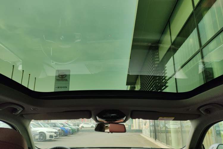 Used BMW i5 2024 eDrive 35L M Sport Package Headliner