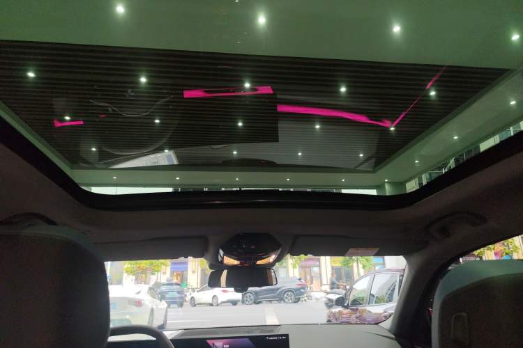 Used BMW i5 2024 eDrive 35L Prestige Luxury Package Headliner