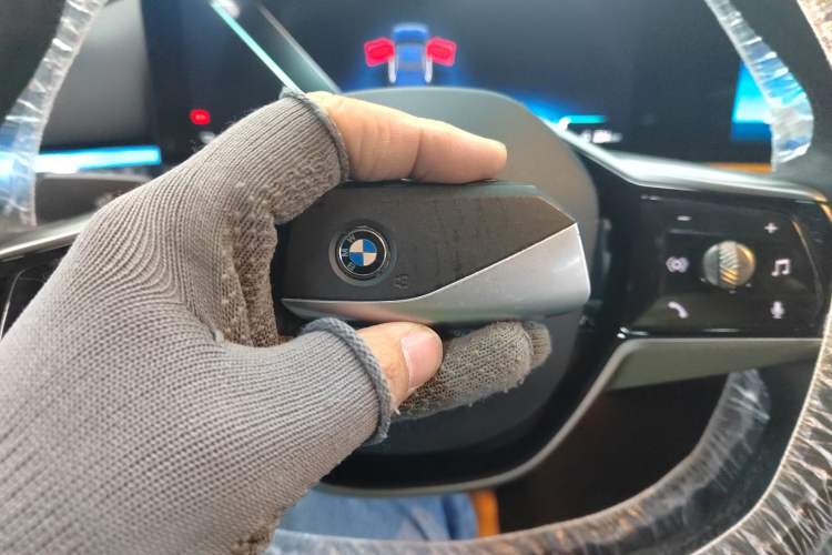 Used BMW i5 2024 eDrive 35L Luxury Package Interior 1