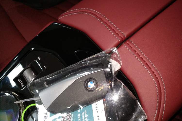 Used BMW i5 2024 eDrive 35L Luxury Model with M Sport Package Interior 1
