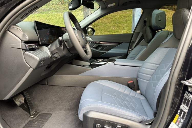 Used BMW i5 2024 eDrive 35L Prestige Luxury Package Interior 11