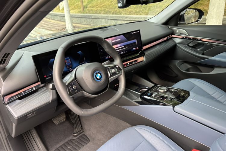 Used BMW i5 2024 eDrive 35L Prestige Luxury Package Interior 13