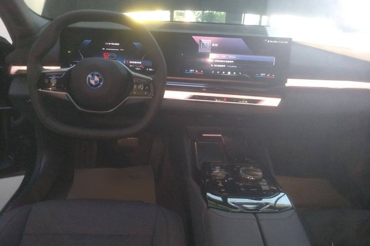 Used BMW i5 2024 eDrive 35L Prestige Luxury Package Interior 2