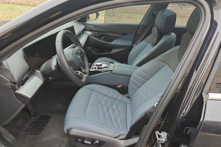Used BMW i5 2024 eDrive 35L Luxury Model with M Sport Package Interior 2