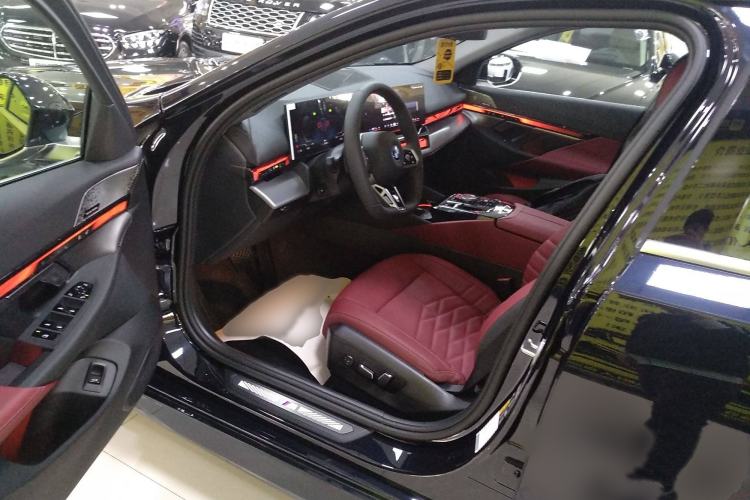Used BMW i5 2024 eDrive 35L Luxury Model with M Sport Package Interior 3