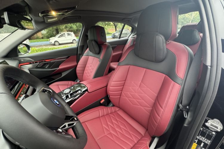 Used BMW i5 2024 eDrive 35L Luxury Model with M Sport Package Interior 6