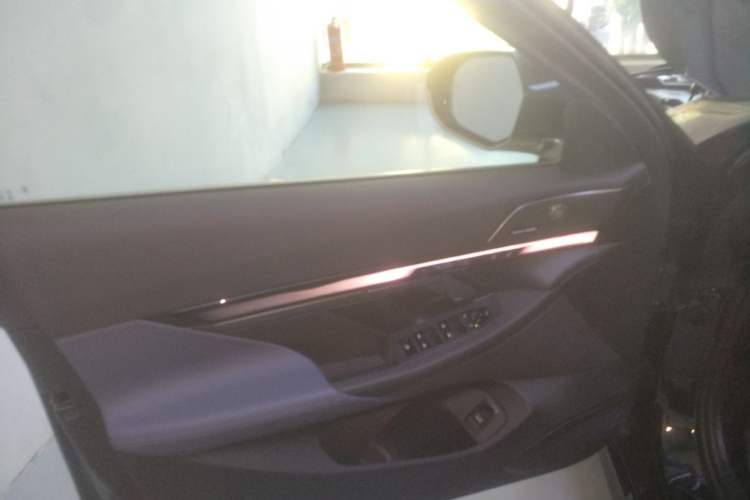 Used BMW i5 2024 eDrive 35L Prestige Luxury Package Interior 7