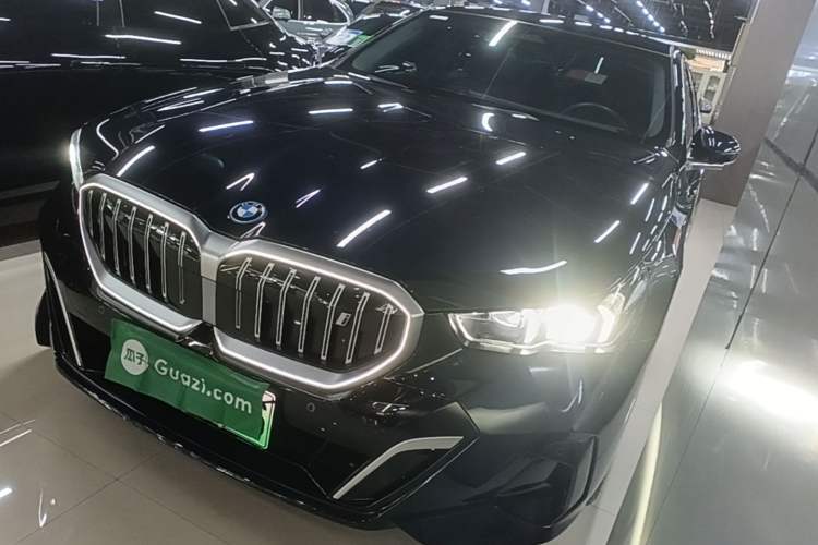 Used BMW i5 2024 eDrive 35L M Sport Package Guazi used car, China used car export, Used car for sale, Used cars, Cheapest cars for sale