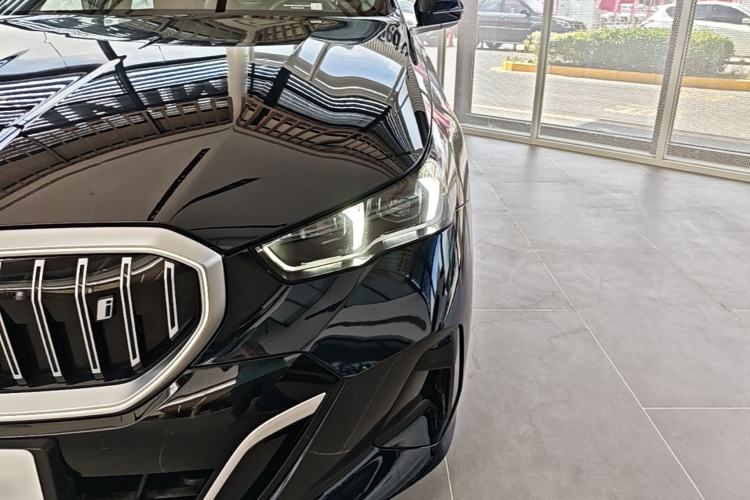 Used BMW i5 2024 eDrive 35L M Sport Package Left Front Headlight