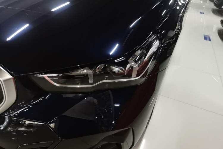 Used BMW i5 2024 eDrive 35L Luxury Model with M Sport Package Left Front Headlight