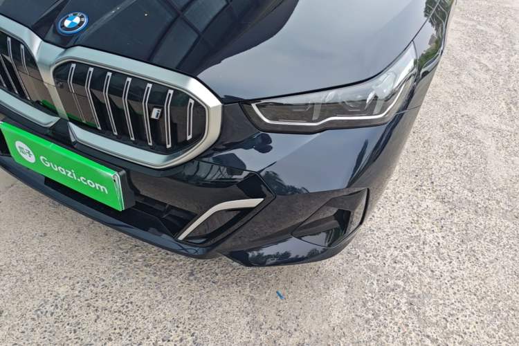 Used BMW i5 2024 eDrive 35L Luxury Model with M Sport Package Left Front Headlight