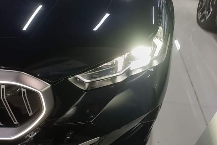Used BMW i5 2024 eDrive 35L M Sport Package Left Front Headlight