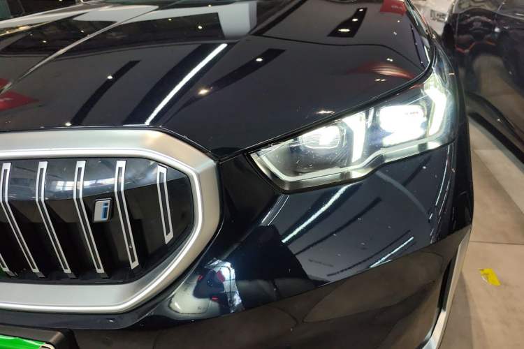 Used BMW i5 2024 eDrive 35L Luxury Package Left Front Headlight