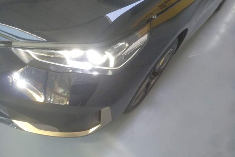 Used BMW i5 2024 eDrive 35L Prestige Luxury Package Left Front Headlight
