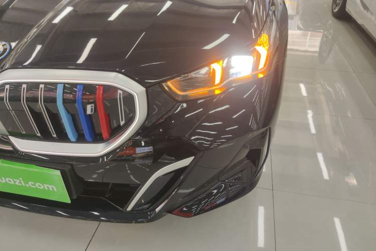 Used BMW i5 2024 eDrive 35L Luxury Package Left Front Headlight