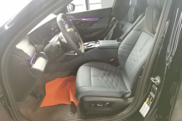Used BMW i5 2024 eDrive 35L Prestige Luxury Package Left Front Seat