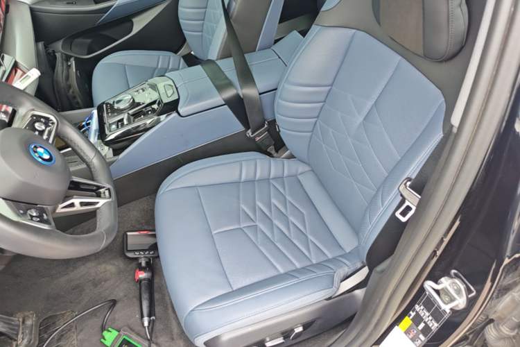 Used BMW i5 2024 eDrive 35L Luxury Model with M Sport Package Left Front Seat