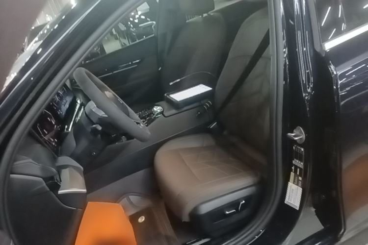 Used BMW i5 2024 eDrive 35L M Sport Package Left Front Seat