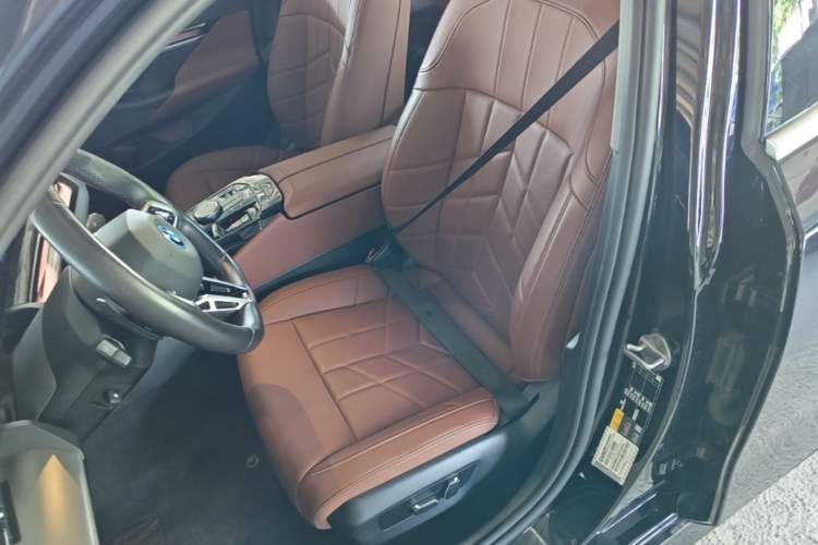 Used BMW i5 2024 eDrive 35L M Sport Package Left Front Seat