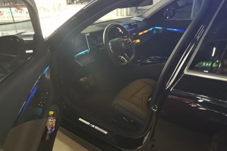 Used BMW i5 2024 eDrive 35L M Sport Package Left Front Seat