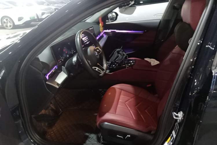 Used BMW i5 2024 eDrive 35L M Sport Package Left Front Seat