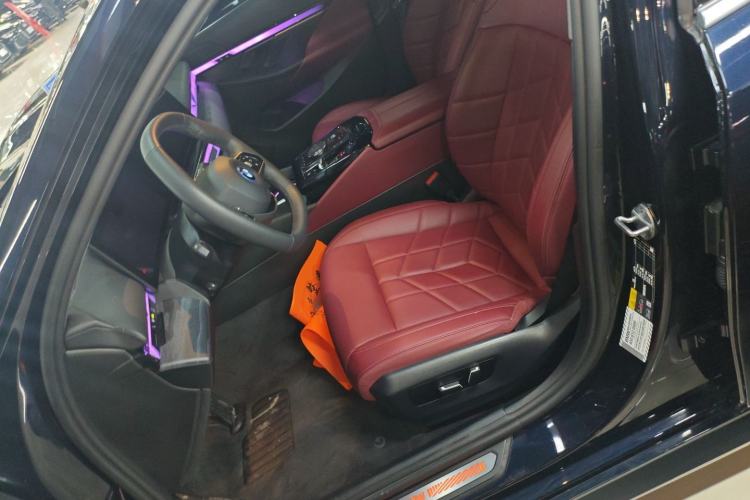 Used BMW i5 2024 eDrive 35L Luxury Package Left Front Seat